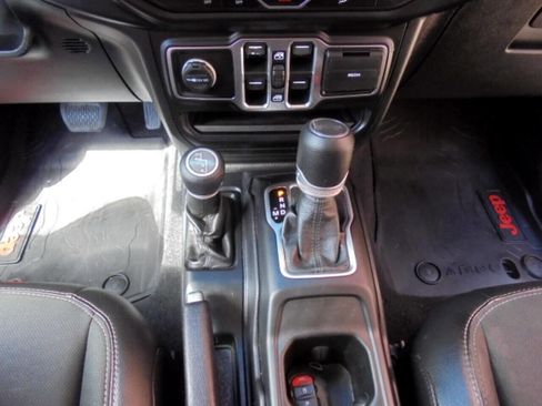 Used 2020 Jeep Wrangler Unlimited Sport image 16