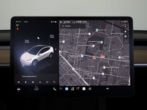 Used 2024 Tesla Model Y Long Range AWD/4WD image 36
