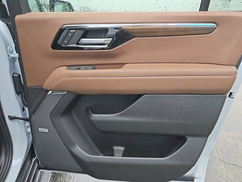 New 2026 Chevrolet Suburban High Country w/ Sun And Tow Package image 18