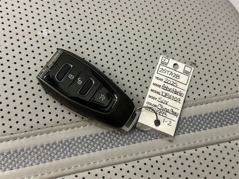 New 2025 Aston Martin DBX 707 image 31