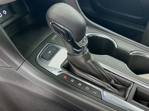 Used 2022 Chevrolet Equinox LT image 25