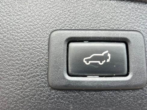 Used 2015 Subaru Forester 2.5i Limited image 24