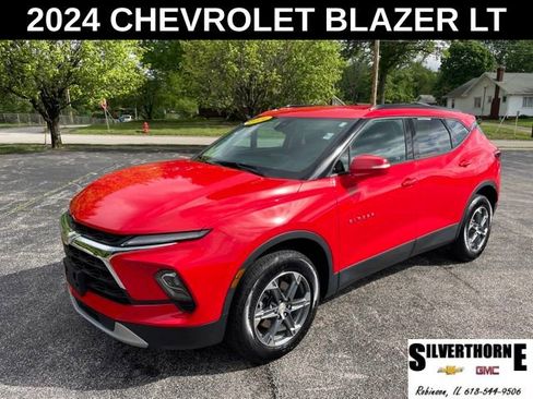 Used 2024 Chevrolet Blazer LT FWD image 1