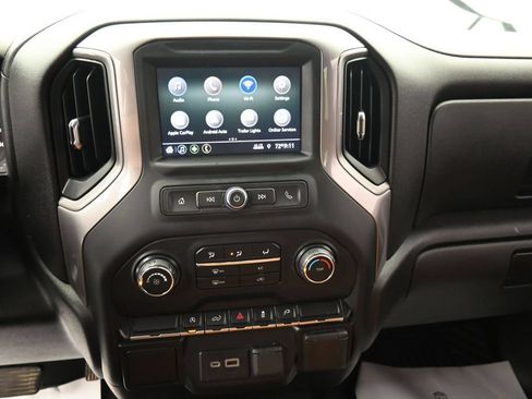 Used 2021 Chevrolet Silverado 1500 Custom AWD/4WD image 17