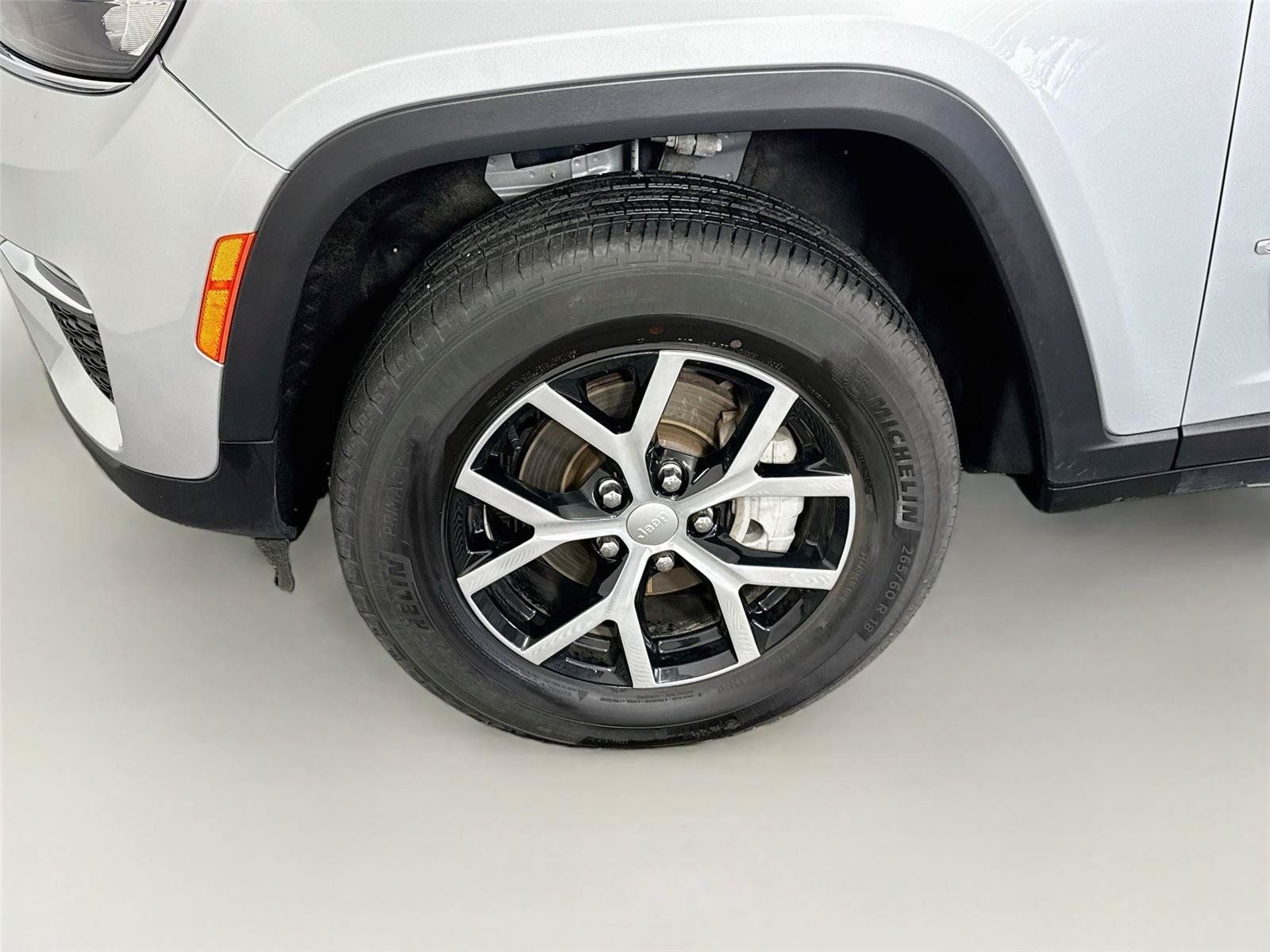Used 2024 Jeep Grand Cherokee Limited w/ Trailer Tow Package AWD/4WD image 24