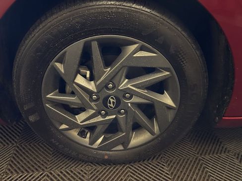 Used 2024 Hyundai Elantra SEL image 27