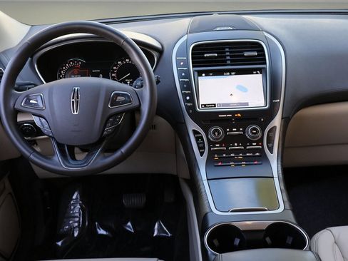 Used 2017 Lincoln MKX Select w/ Select Plus Package image 14