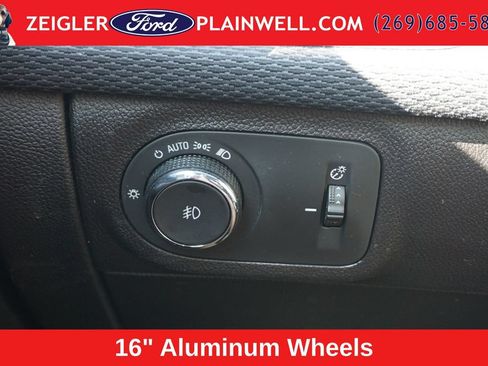 Used 2016 Chevrolet Cruze LT w/ Sun And Sound Package FWD image 27