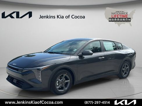 New 2026 Kia K4 FWD image 10