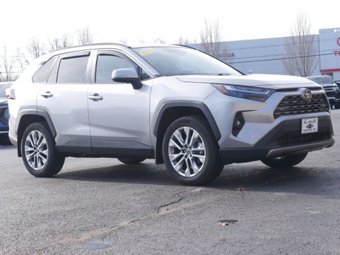 Used 2022 Toyota RAV4 Limited image 10