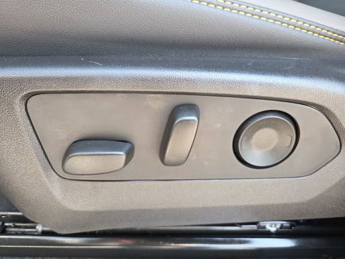 Used 2025 Chevrolet Colorado ZR2 w/ Technology Package image 15