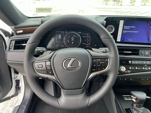 Used 2024 Lexus ES 300h w/ Premium Package FWD image 14