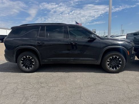Used 2024 Chevrolet Traverse Z71 w/ Enhanced Driving Package image 5