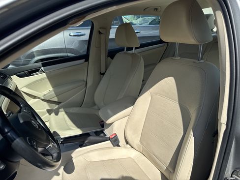 Used 2012 Volkswagen Passat 2.5 SE image 11