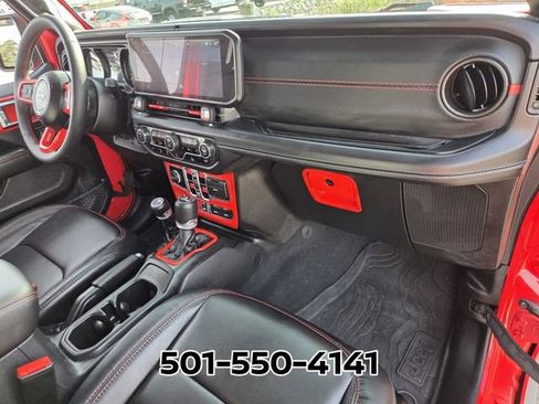 Used 2024 Jeep Wrangler Unlimited Rubicon w/ Technology Group AWD/4WD image 21