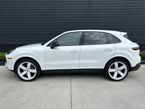 Certified 2023 Porsche Cayenne AWD/4WD image 2