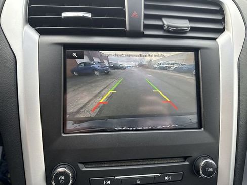 Used 2016 Ford Fusion SE image 24