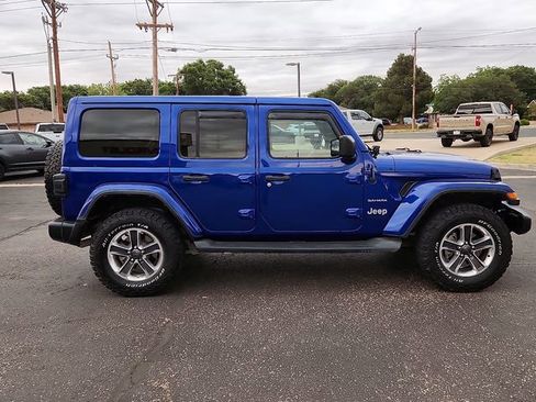 Used 2019 Jeep Wrangler Unlimited Sahara w/ Uconnect 4C Nav & Sound Group AWD/4WD image 5