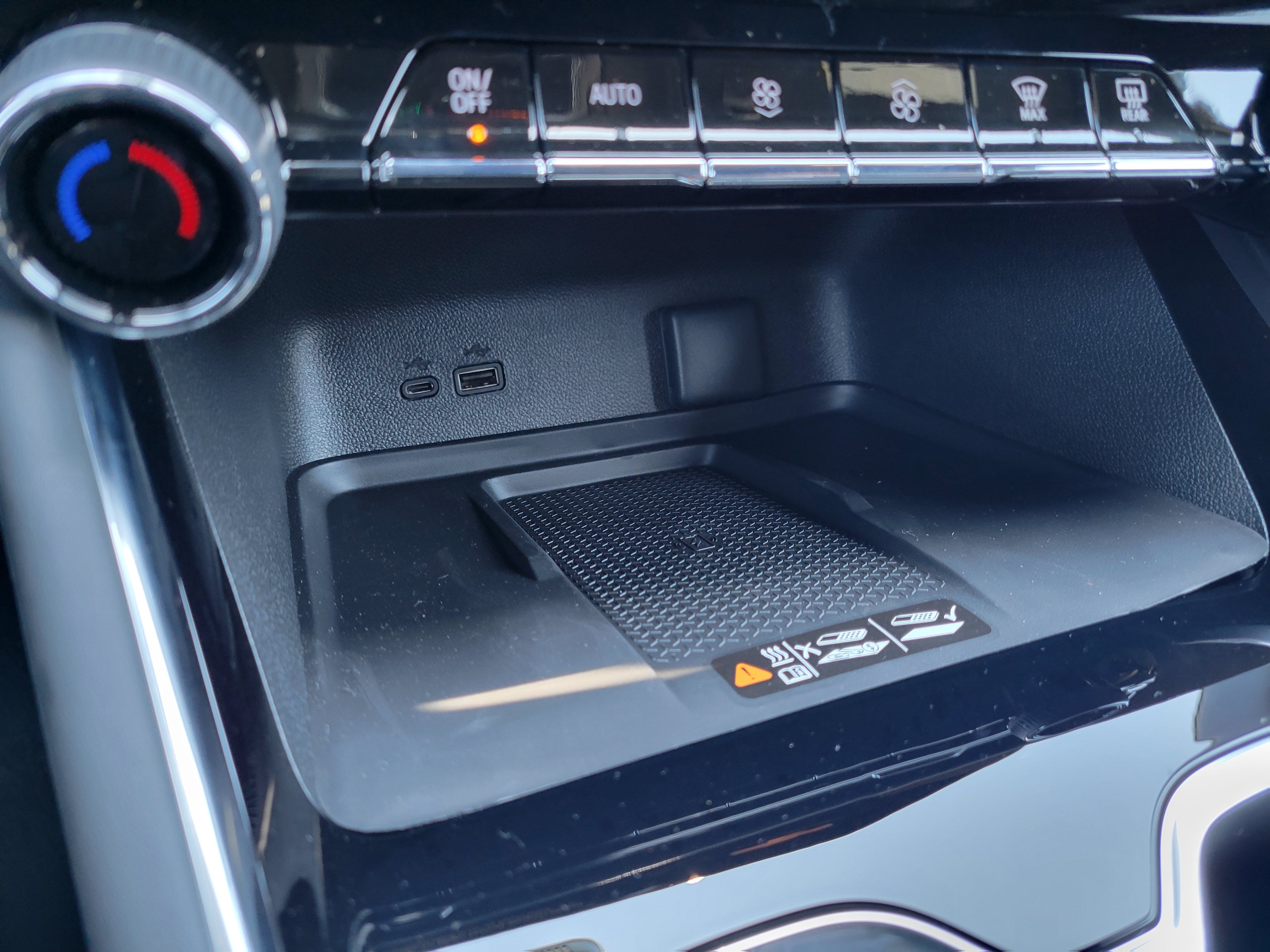 New 2027 Chevrolet Traverse RS w/ LPO, Floor Liner Package FWD image 18