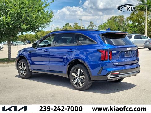Used 2023 Kia Sorento S w/ Panoramic Sunroof Package FWD image 5