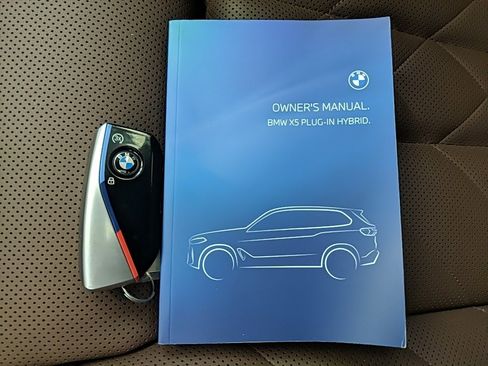 Used 2024 BMW X5 xDrive50e w/ M Sport Package image 27
