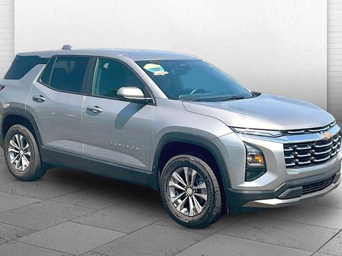 Used 2026 Chevrolet Equinox LT FWD image 1