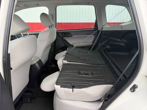 Used 2018 Subaru Forester 2.5i Premium w/ All-Weather Package AWD/4WD image 39