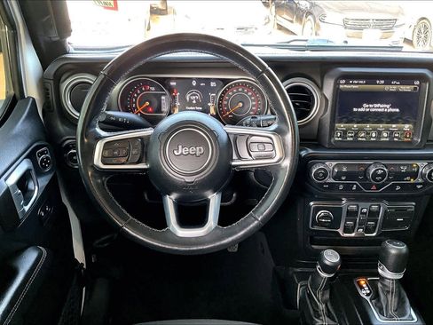 Used 2019 Jeep Wrangler Unlimited Sahara w/ Uconnect 4C Nav & Sound Group image 6