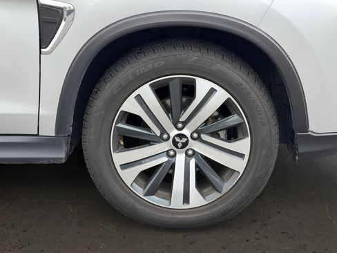 Used 2024 Mitsubishi Outlander Sport SE AWD/4WD image 9