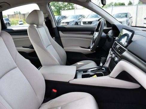 Used 2019 Honda Accord LX image 32