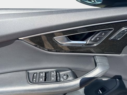 Used 2021 Audi Q7 3.0T Premium Plus w/ Executive Package image 19