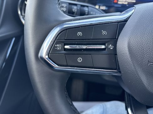 Used 2025 Chevrolet Equinox LT w/ Safety and Technology Package image 18