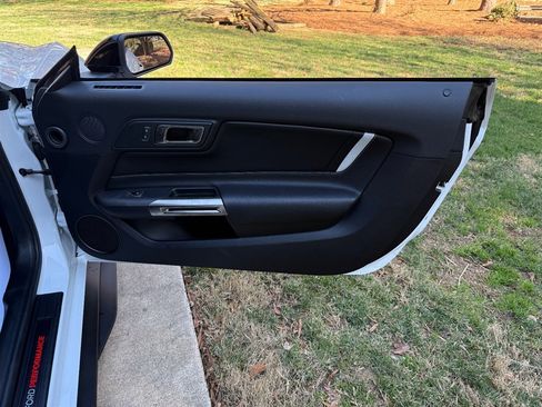 Used 2021 Ford Mustang Shelby GT500 w/ Carbon Fiber Track Pack image 62