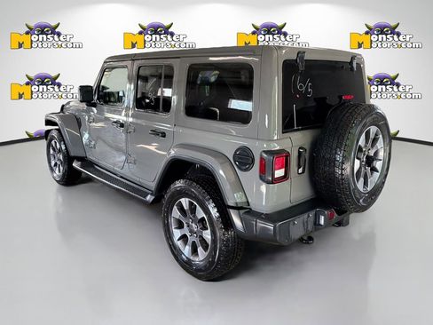 Used 2023 Jeep Wrangler Unlimited Sahara w/ Cold Weather Group AWD/4WD image 6