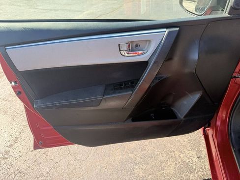 Used 2015 Toyota Corolla LE FWD image 5