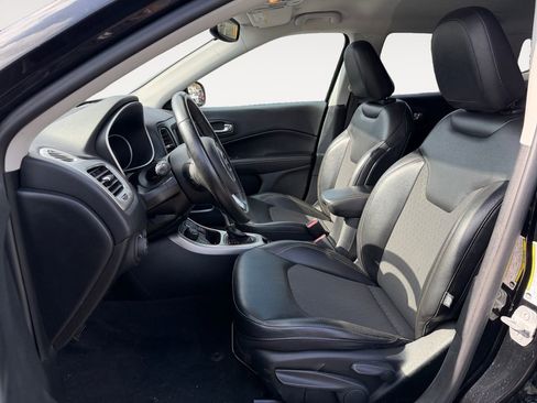 Used 2019 Jeep Compass Latitude image 10