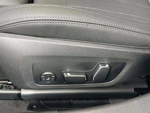 New 2026 BMW 330i Sedan w/ M Sport Package image 19