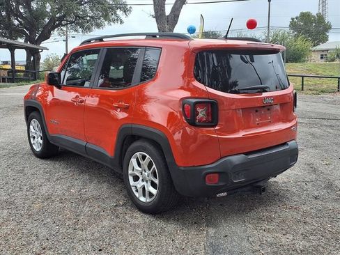 Used 2015 Jeep Renegade Latitude w/ Popular Equipment Group FWD image 5