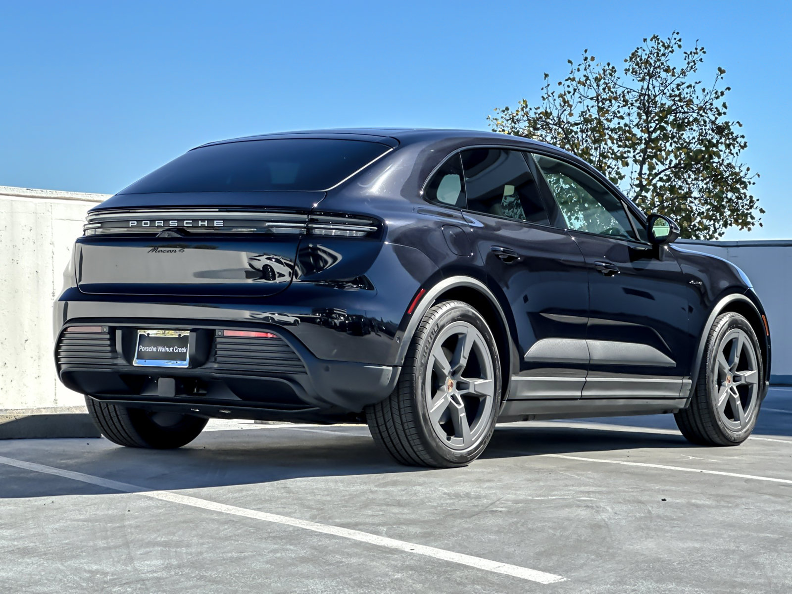 Used 2026 Porsche Macan 4 Electric AWD/4WD image 9