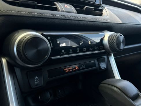 Used 2022 Toyota RAV4 LE image 21