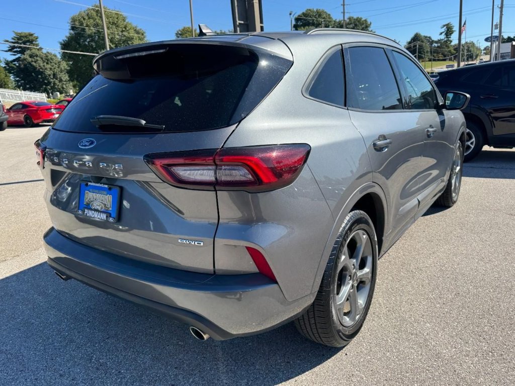 Certified 2024 Ford Escape ST-Line AWD/4WD image 3