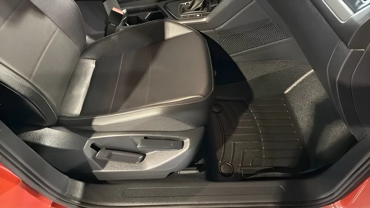 Used 2018 Volkswagen Tiguan SEL FWD image 27