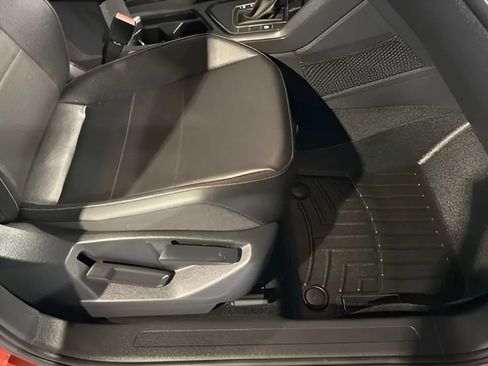 Used 2018 Volkswagen Tiguan SEL FWD image 27