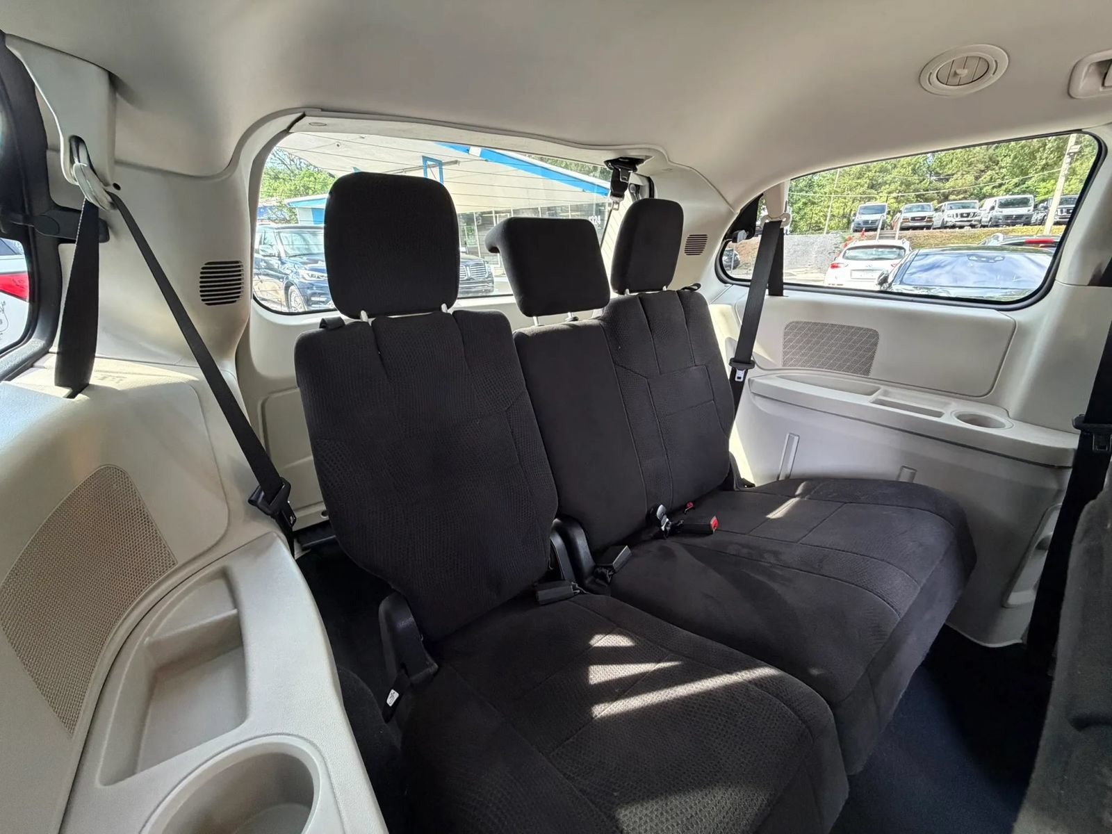Used 2013 Dodge Grand Caravan SXT w/ UConnect Hands-Free Group FWD image 21