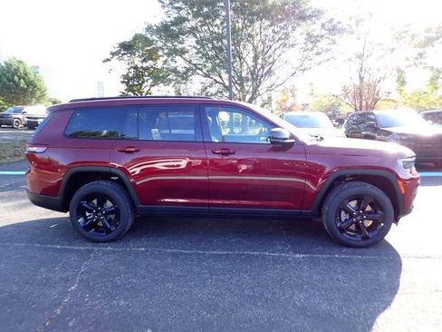 New 2025 Jeep Grand Cherokee L Altitude image 8