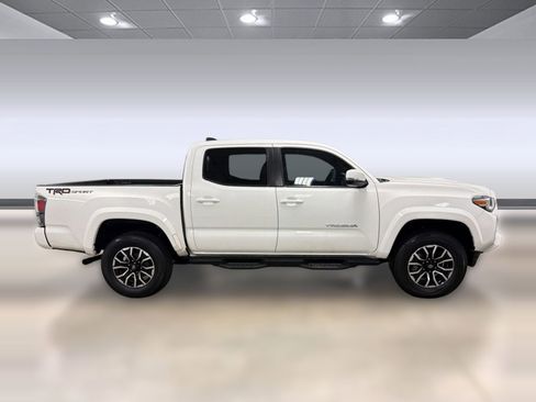 Used 2022 Toyota Tacoma TRD Sport w/ Technology Package RWD image 6