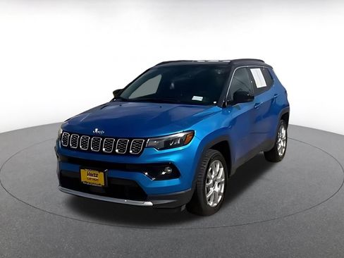 Used 2025 Jeep Compass Limited AWD/4WD image 7
