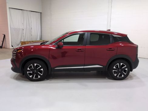 Used 2025 Nissan Kicks SV w/ SV Premium Package AWD/4WD image 6