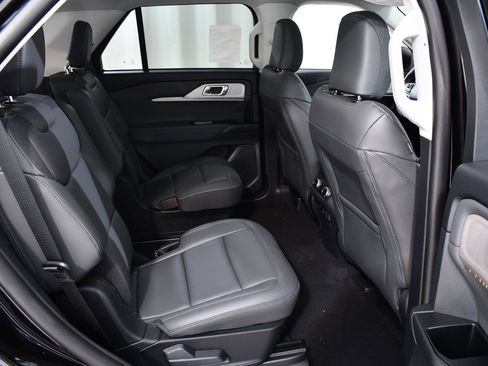 New 2025 Ford Explorer Active w/ Active Comfort Package image 19