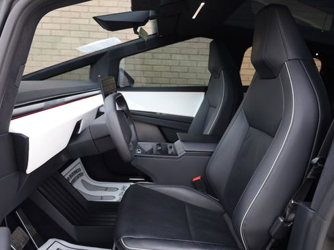 Used 2024 Tesla Cybertruck AWD Crew Cab image 14